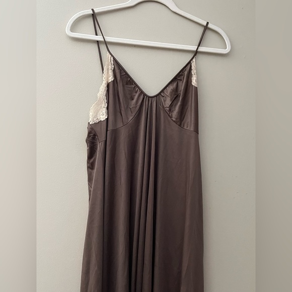 Vintage 2 pc gown with matching housecoat - Picture 3 of 12